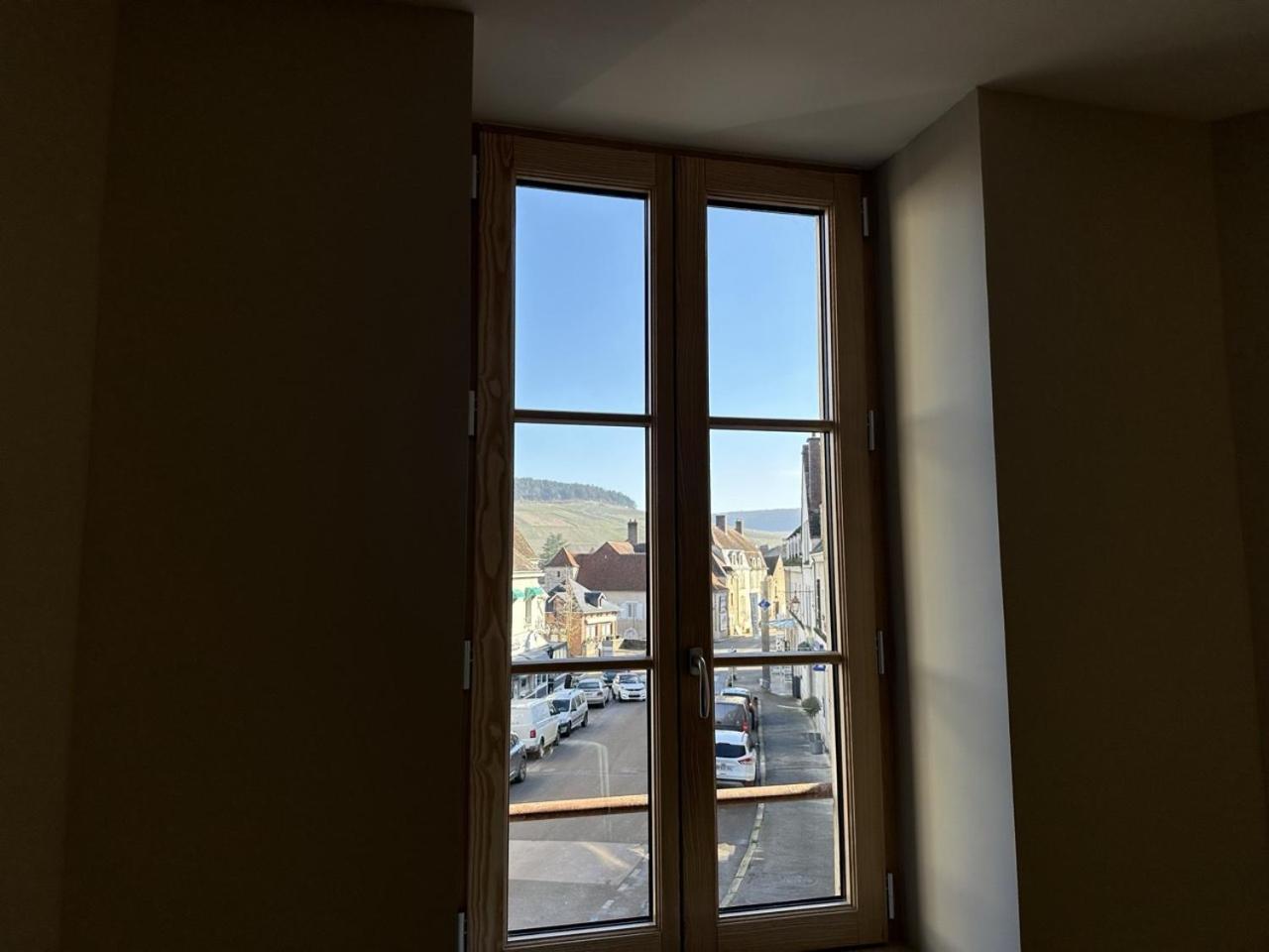 Les Suites Gueguen Chablis Szoba fotó